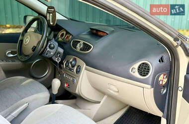 Хэтчбек Renault Clio 2007 в 
