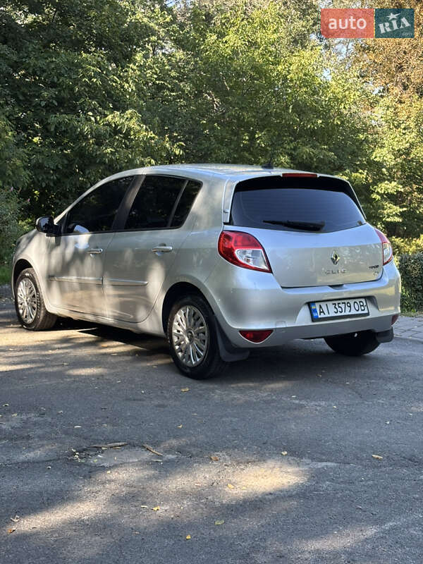 Хэтчбек Renault Clio 2011 в Киеве