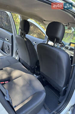 Хетчбек Renault Clio 2011 в 