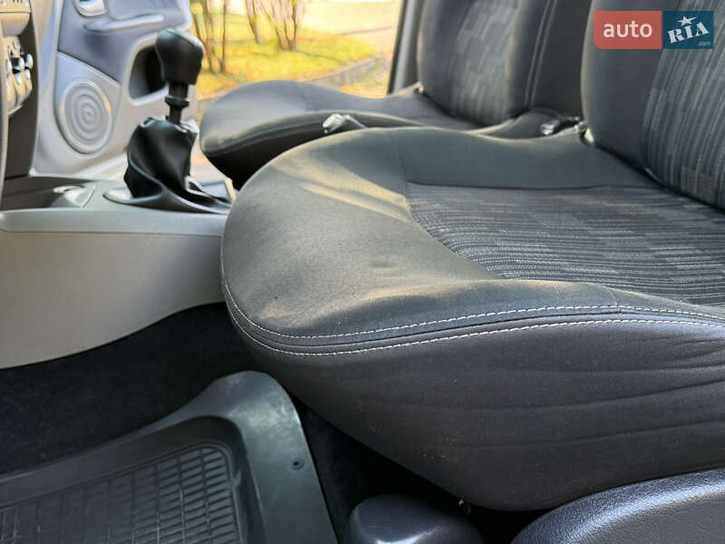 Седан Renault Clio 2012 в Ровно