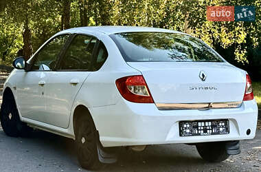 Седан Renault Clio 2012 в 