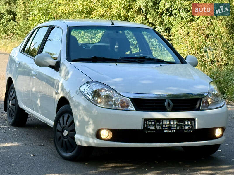 Седан Renault Clio 2012 в Ровно