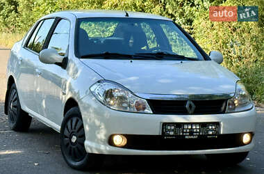 Седан Renault Clio 2012 в 