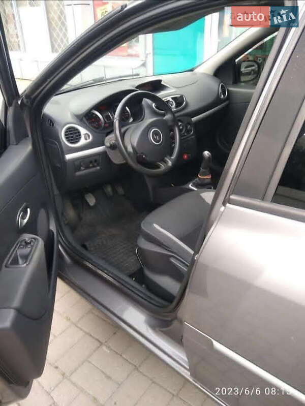 Хэтчбек Renault Clio 2011 в Ивано-Франковске