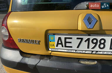 Хэтчбек Renault Clio 2002 в 