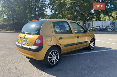 Хэтчбек Renault Clio 2002 в 