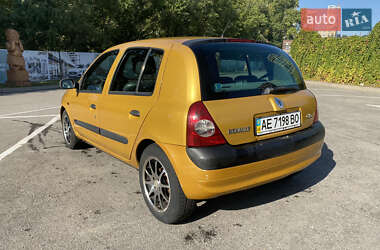 Хэтчбек Renault Clio 2002 в 