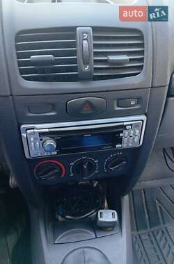 Седан Renault Clio 2007 в 