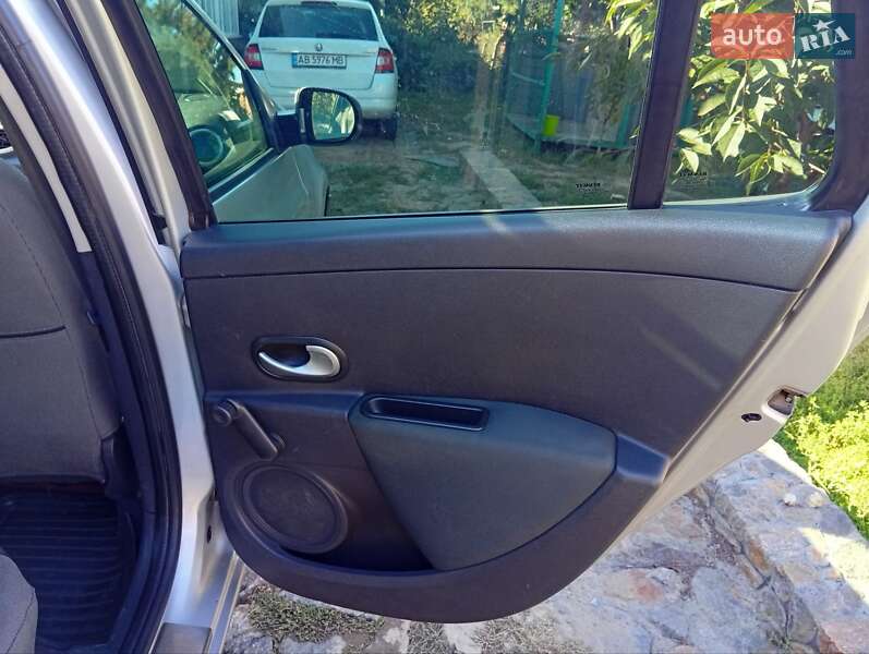 Универсал Renault Clio 2010 в Виннице фото 12 Универсал Renault Clio 2010 в Виннице