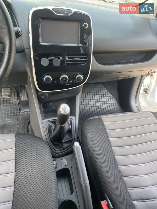 Универсал Renault Clio 2015 в Ивано-Франковске