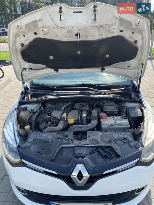Универсал Renault Clio 2015 в Ивано-Франковске