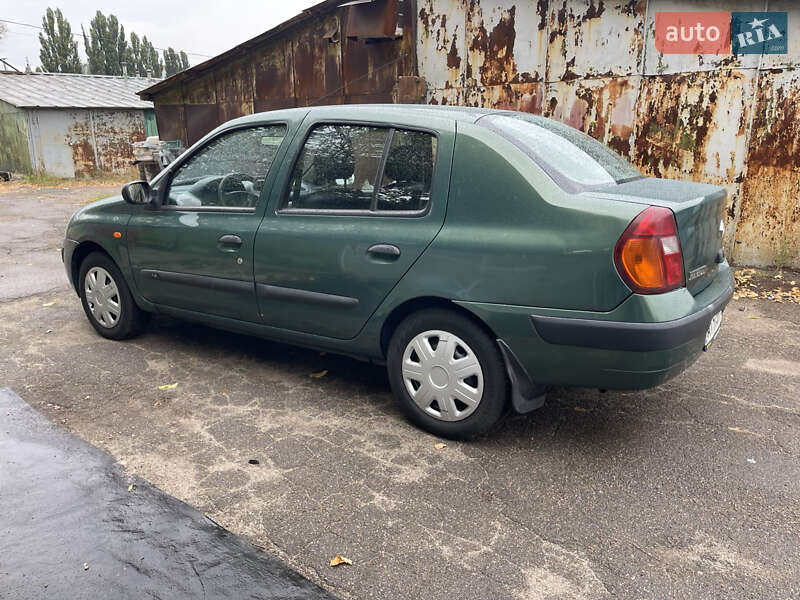 Хэтчбек Renault Clio 2003 в Киеве