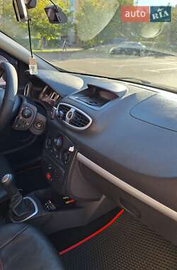 Универсал Renault Clio 2010 в 