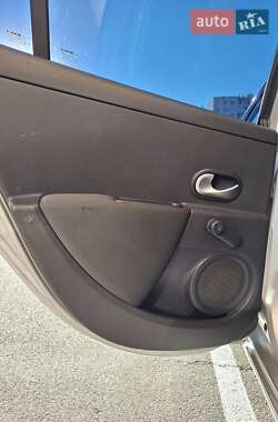 Универсал Renault Clio 2010 в 