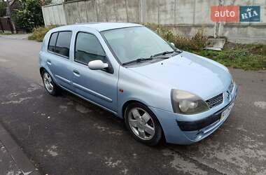 Хэтчбек Renault Clio 2002 в 