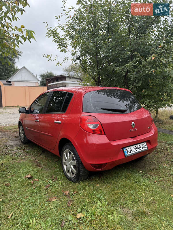 Хэтчбек Renault Clio 2012 в Шостке