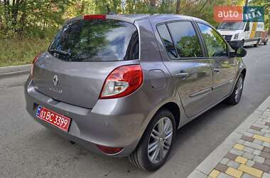 Хэтчбек Renault Clio 2012 в 