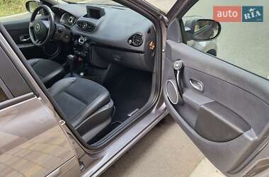 Хэтчбек Renault Clio 2012 в 