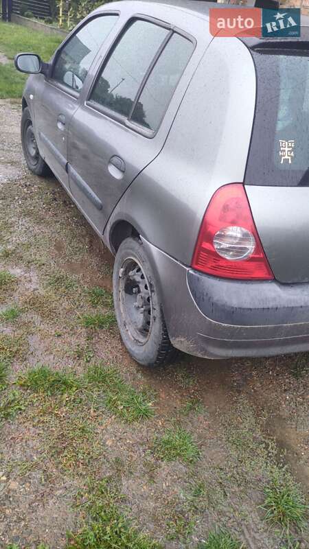 Хетчбек Renault Clio 2003 в Чернівцях