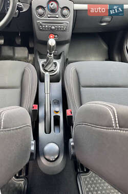 Универсал Renault Clio 2010 в 