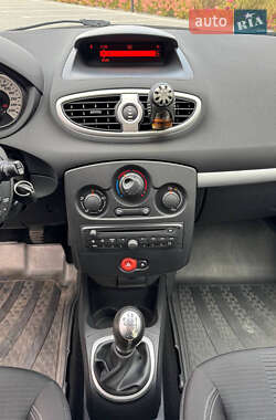 Универсал Renault Clio 2010 в 