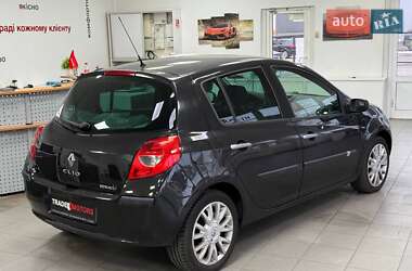 Хэтчбек Renault Clio 2007 в 