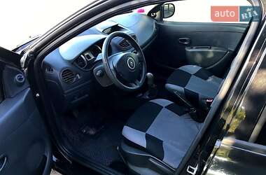 Хэтчбек Renault Clio 2009 в 