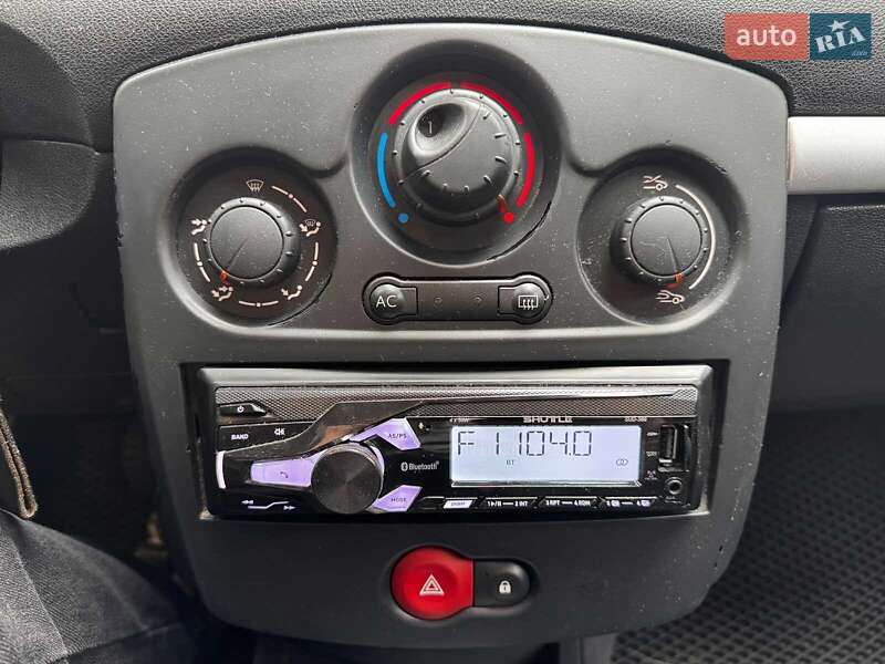 Хэтчбек Renault Clio 2007 в Киеве