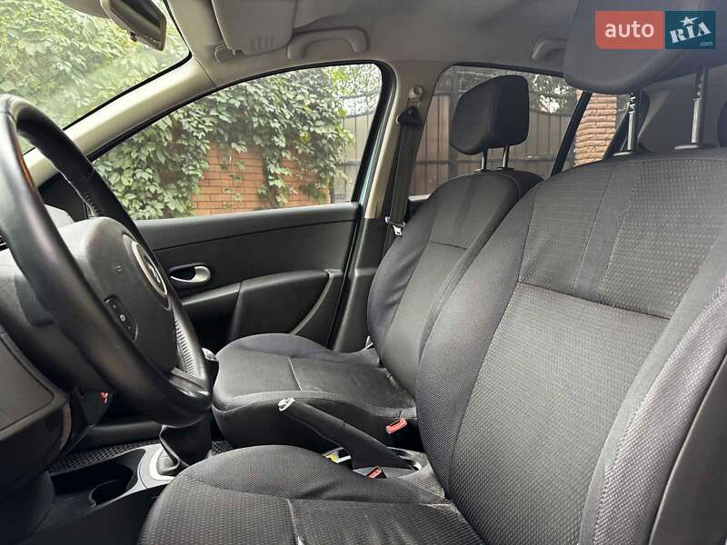 Хэтчбек Renault Clio 2007 в Киеве