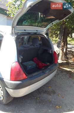 Хэтчбек Renault Clio 2000 в 