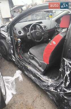 Хэтчбек Renault Clio 2007 в 