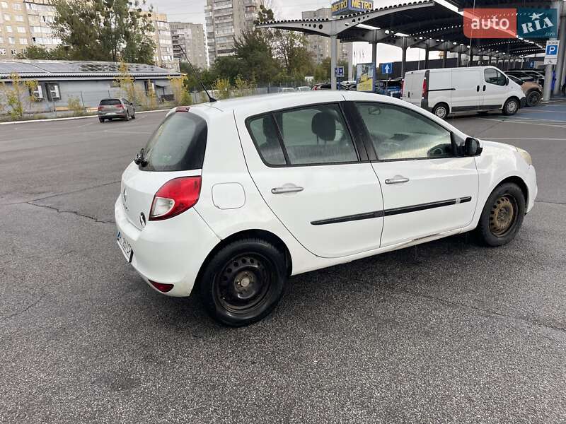Хэтчбек Renault Clio 2011 в Львове