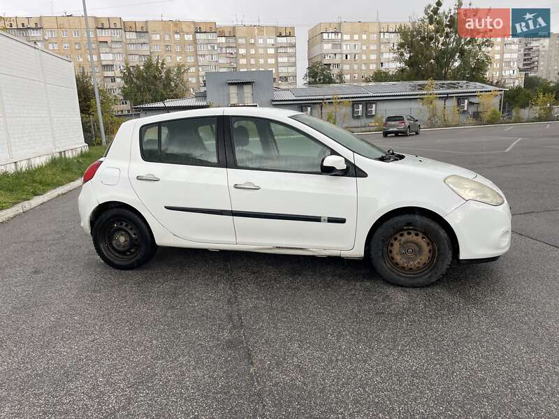 Хэтчбек Renault Clio 2011 в Львове