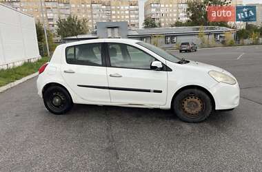 Хэтчбек Renault Clio 2011 в 