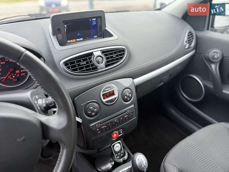 Универсал Renault Clio 2011 в Ровно фото 20 Универсал Renault Clio 2011 в Ровно