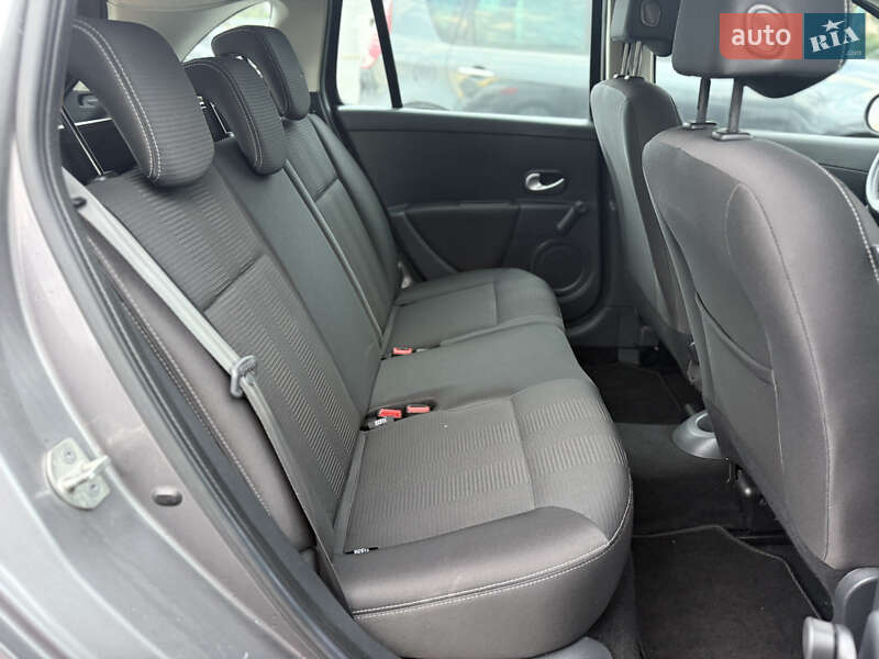 Универсал Renault Clio 2011 в Ровно фото 30 Универсал Renault Clio 2011 в Ровно