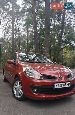 Хэтчбек Renault Clio 2006 в Чернигове