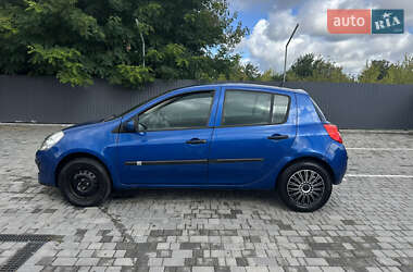 Хэтчбек Renault Clio 2009 в 