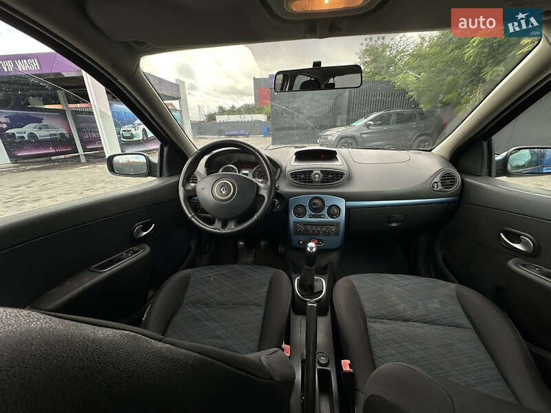 Хэтчбек Renault Clio 2009 в Ровно