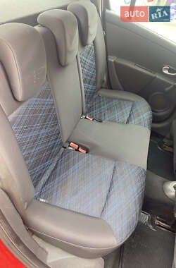 Хэтчбек Renault Clio 2008 в 