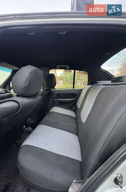 Хэтчбек Renault Clio 2001 в 