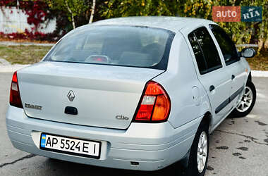 Хэтчбек Renault Clio 2001 в 