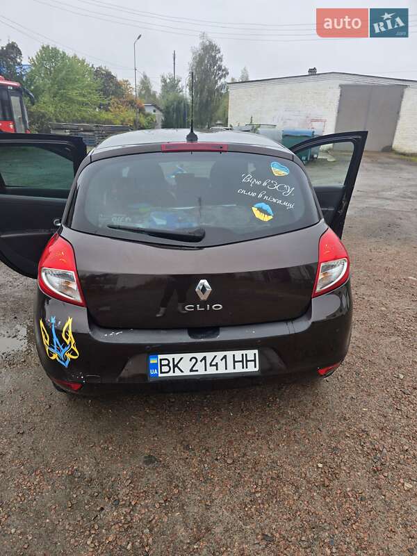 Хэтчбек Renault Clio 2011 в Ровно