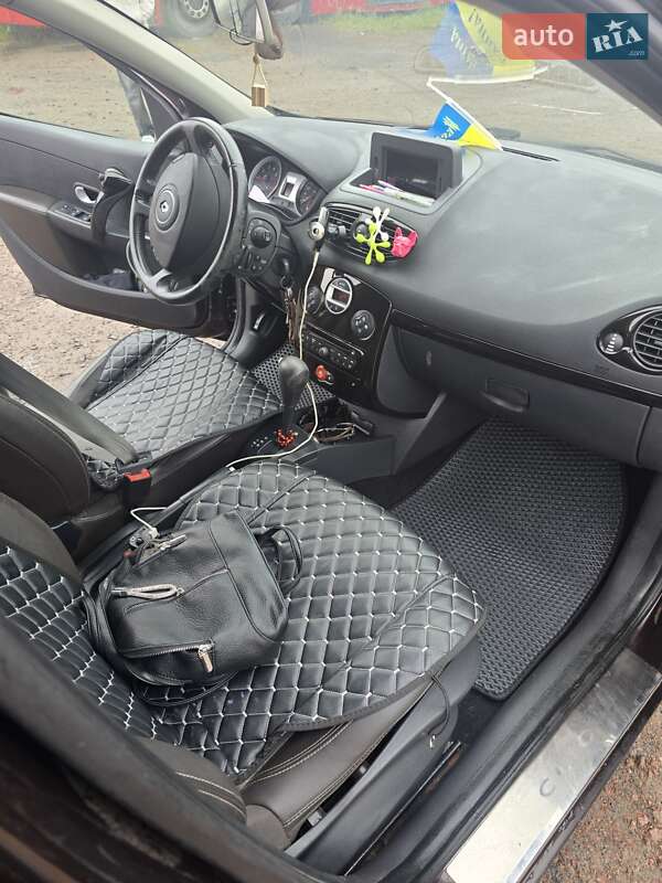 Хэтчбек Renault Clio 2011 в Ровно