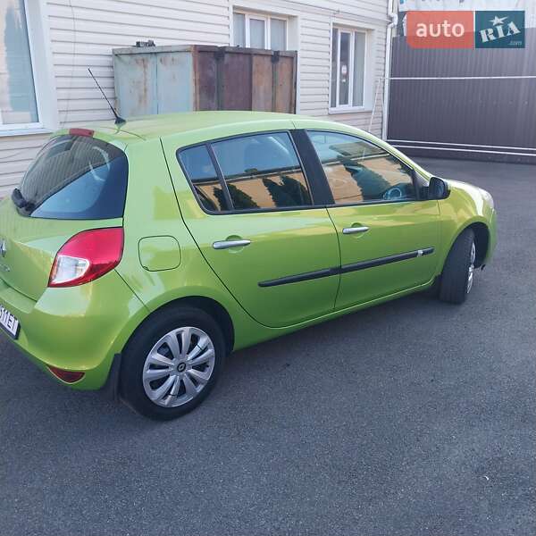 Хэтчбек Renault Clio 2009 в Чернигове