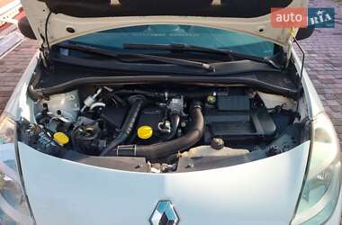 Хэтчбек Renault Clio 2012 в 