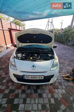 Хэтчбек Renault Clio 2012 в 