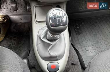 Седан Renault Clio 2006 в 