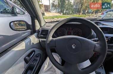 Хэтчбек Renault Clio 2001 в 