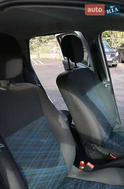 Хэтчбек Renault Clio 2009 в 